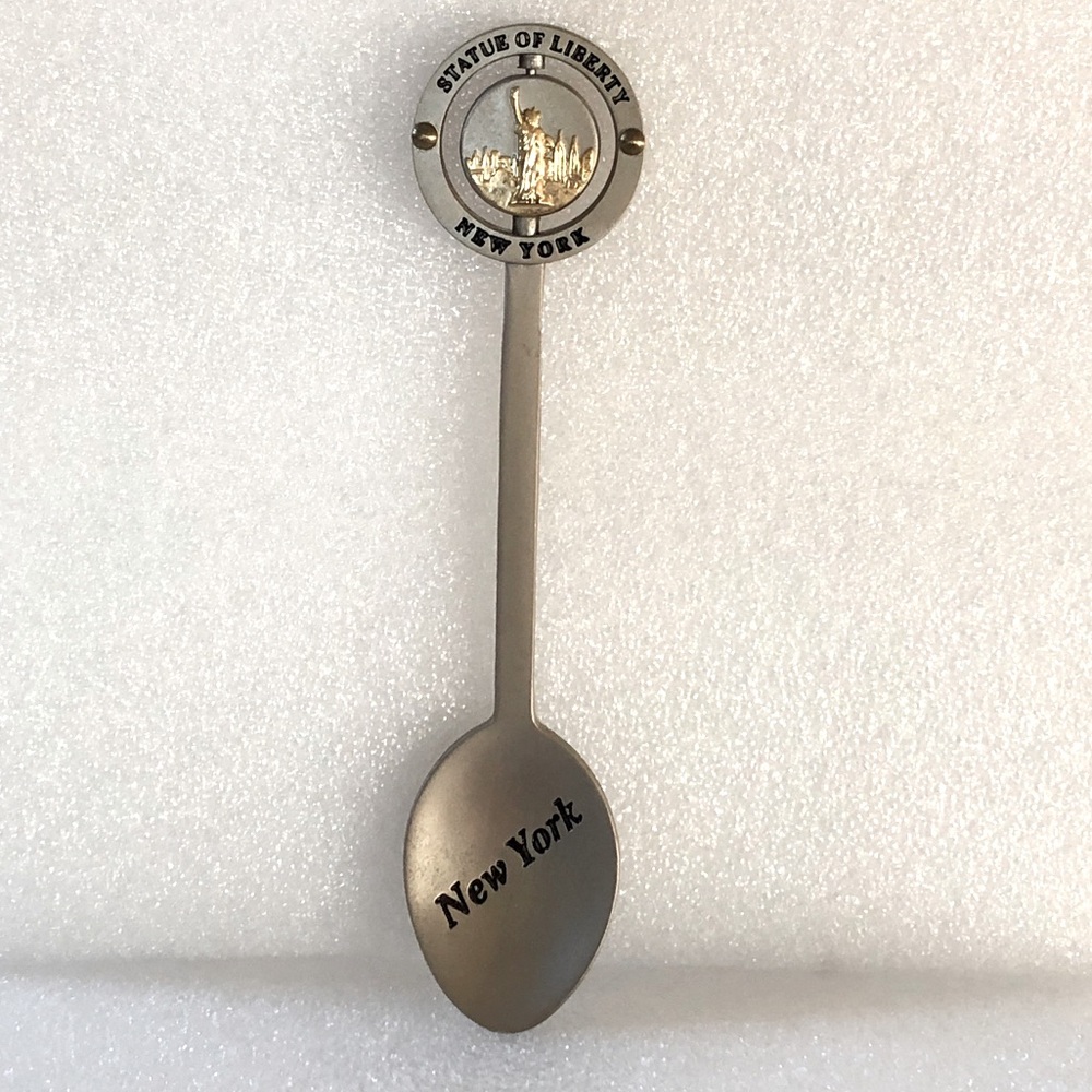 Silver New York collectible Souvenir Spoon with Statue of Liberty